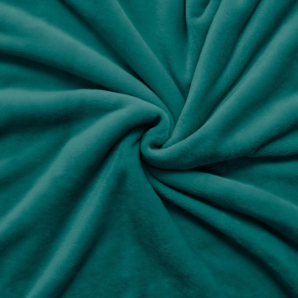estella-polarflausch-kuscheldecke-cyan-150x200 image 3