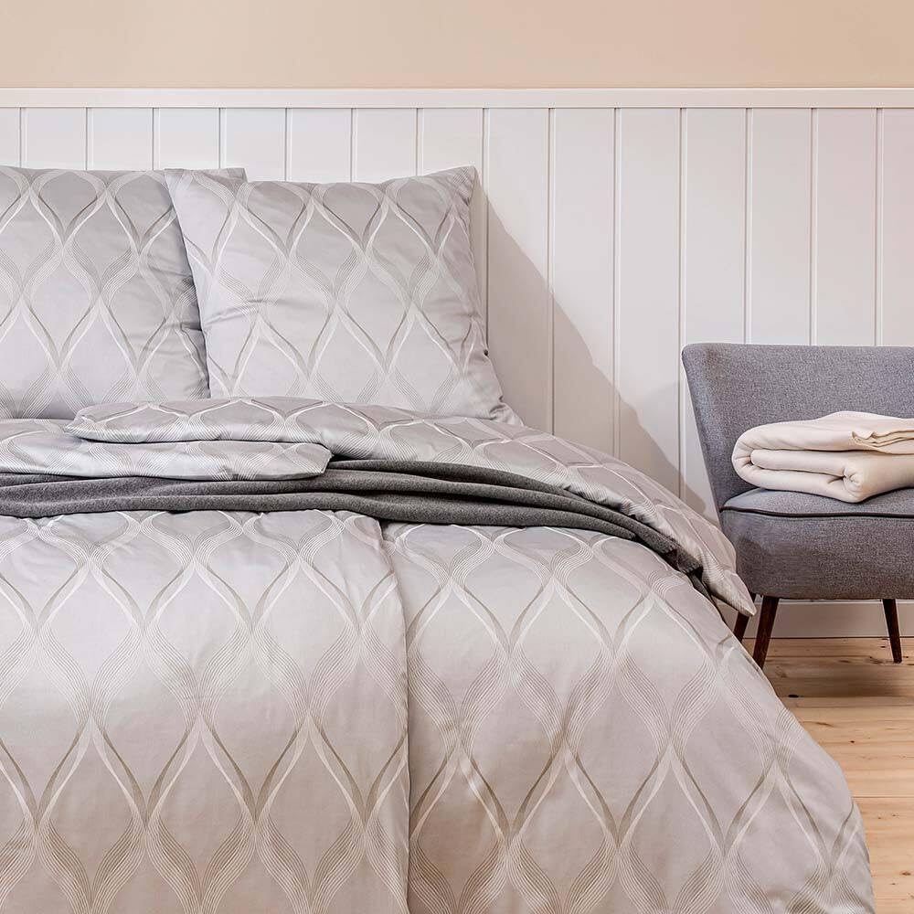 estella-mako-satin-bettw-sche-lyanna-silber-135x200-80x80-spiralen-wellen image 5
