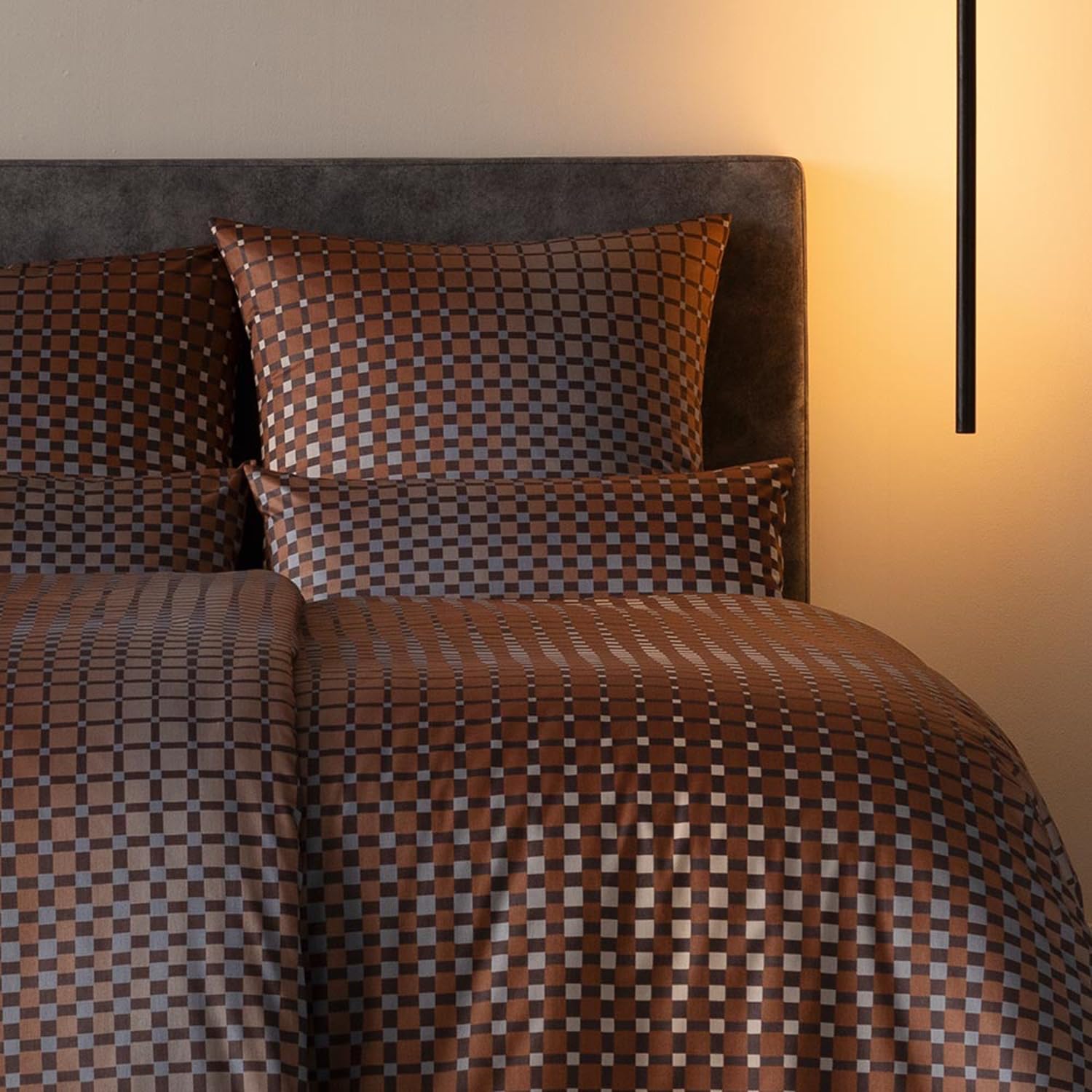 estella-adamo-mako-satin-bettw-sche-nougat-135x200-cm-3-teilig image 4
