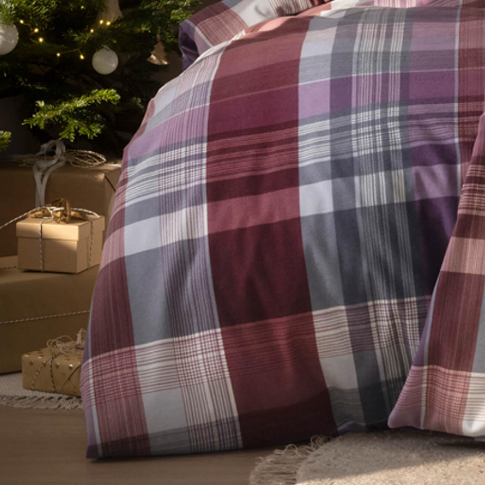 estella-ambros-4473-kuschelflanell-bettw-sche-aubergine-karo-135-x-200-cm image 6