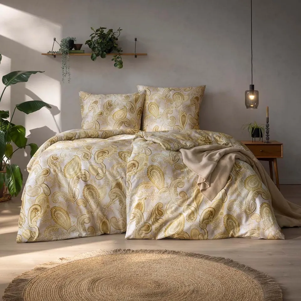 estella-ticiana-bettw-sche-altgold-mako-satin-100-bio-baumwolle-135x200-80x80-cm image 1