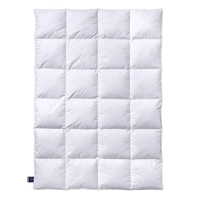 billerbeck-almira-winterdecke-140-x-220-cm-warm-90-g-nsedaunen image 1