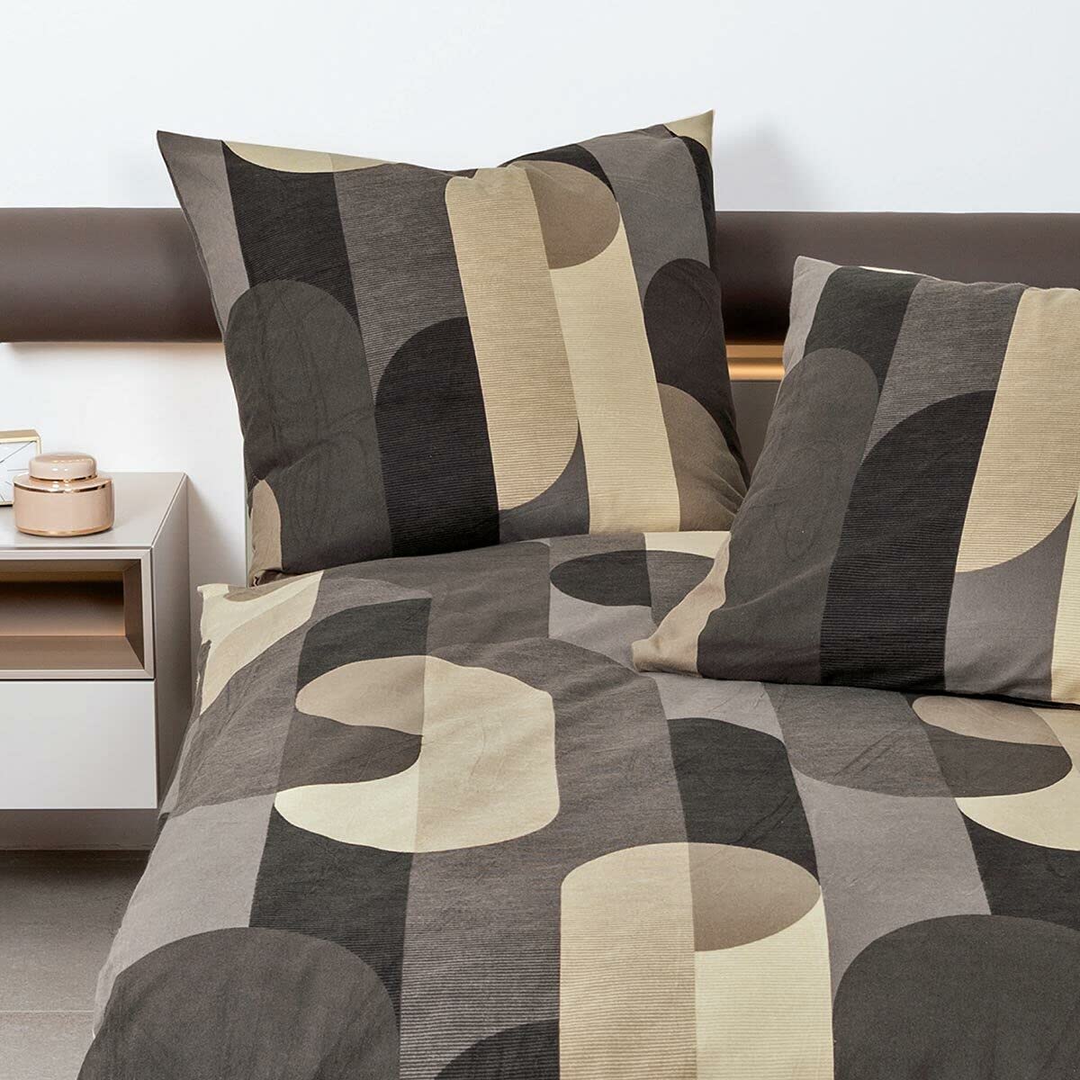 janine-design-feinbiber-bettw-sche-davos-65108-cappuccino-200x220-2x-80x80-cm image 3