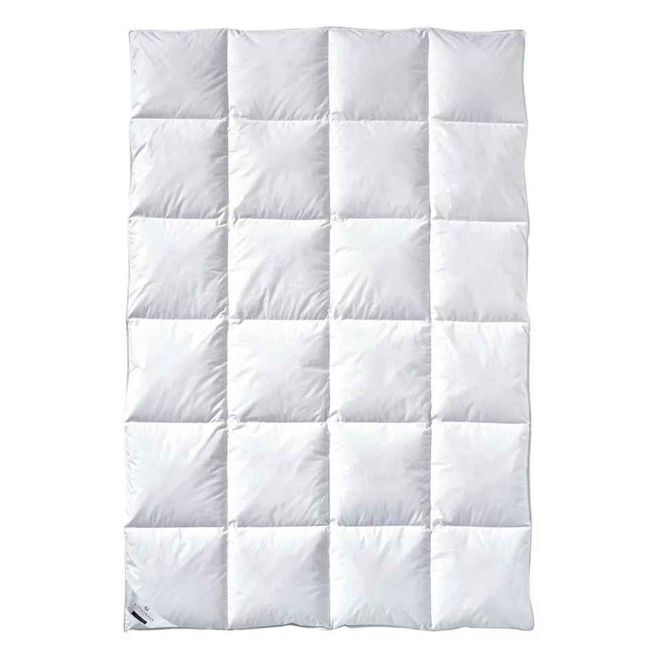 billerbeck-daunendecke-clivia-90-winter-200x200-cm-warm image 1