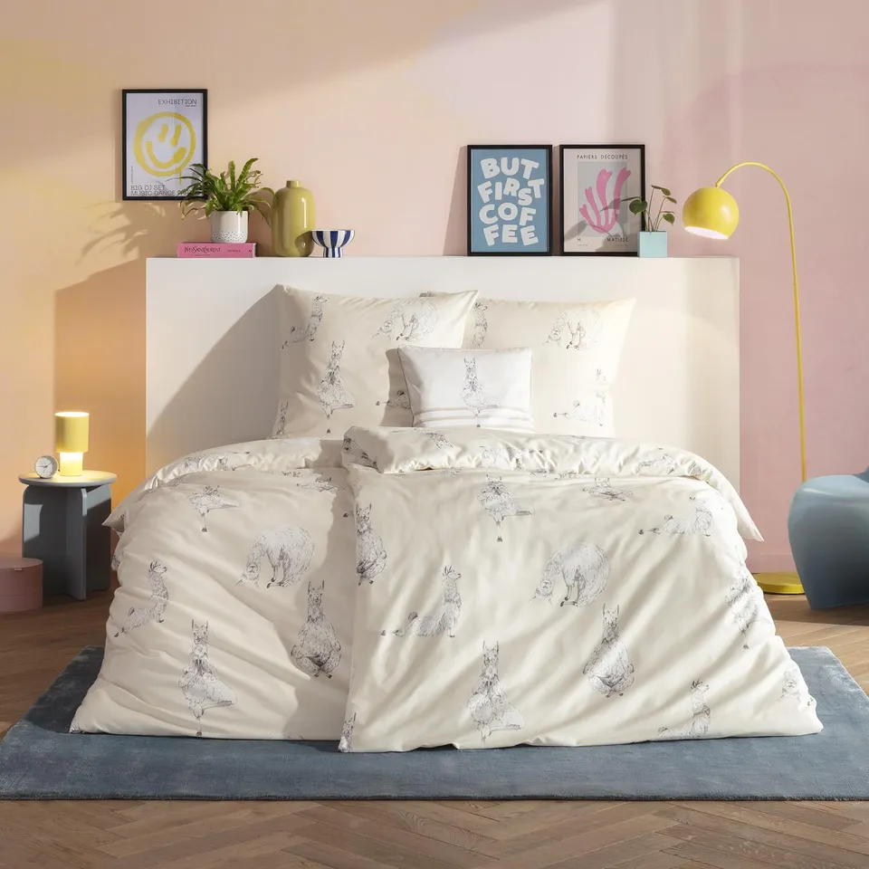 estella-yoga-lamas-mako-satin-bettw-sche-135x200 image 1