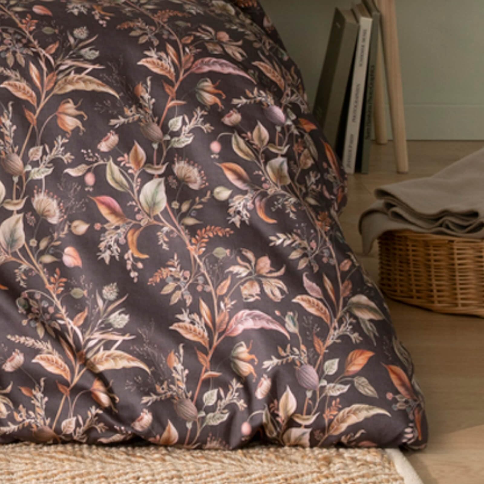 estella-jolanda-mako-satin-bettw-sche-155x220-cm-braun-wiesenblumen-7953-310 image 6