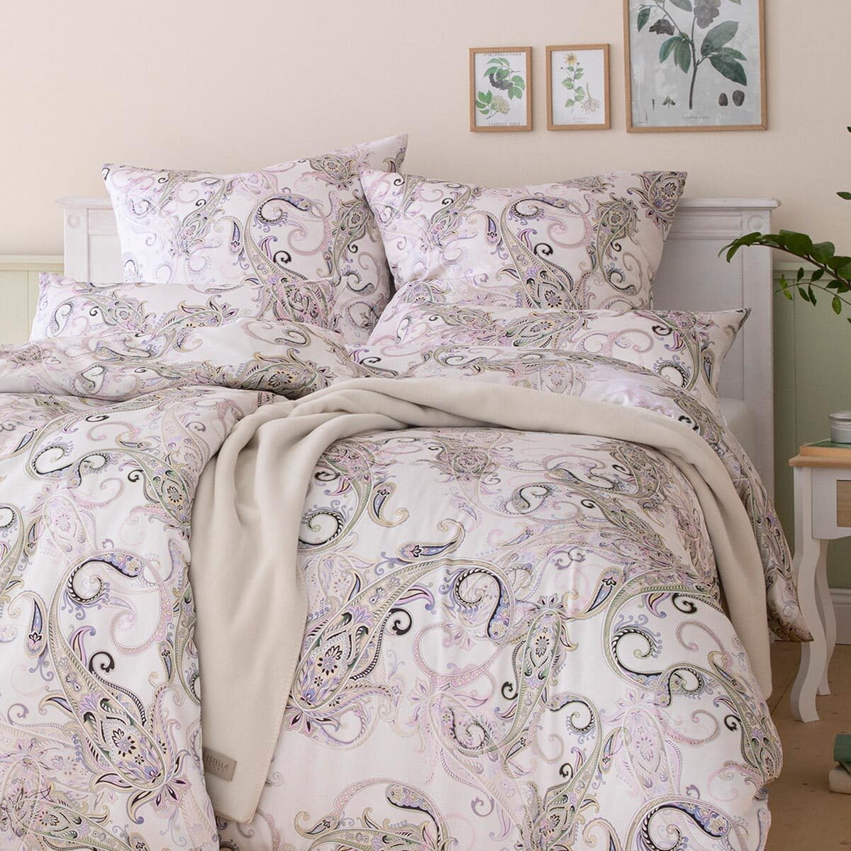 estella-satin-de-luxe-bettw-sche-caroline-lavendel-155x220-80x80-40x80 image 3